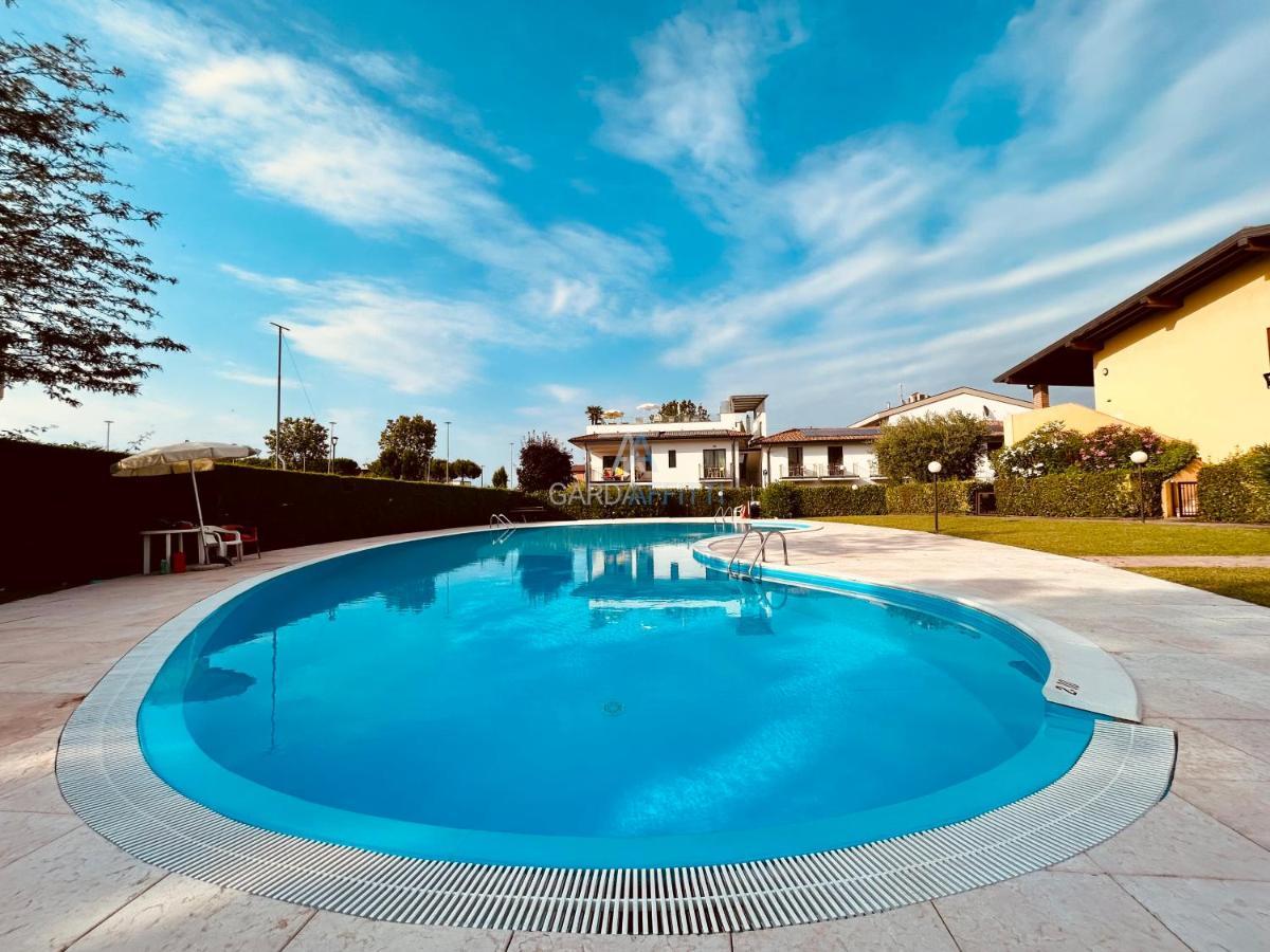 Artemide Apartment - A Soli 150M Dal Lago Di Garda Sirmione Eksteriør bilde