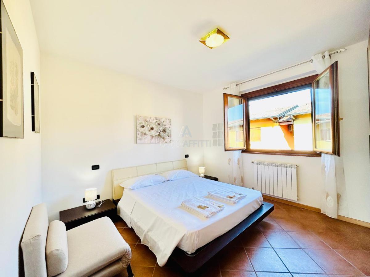Artemide Apartment - A Soli 150M Dal Lago Di Garda Sirmione Eksteriør bilde