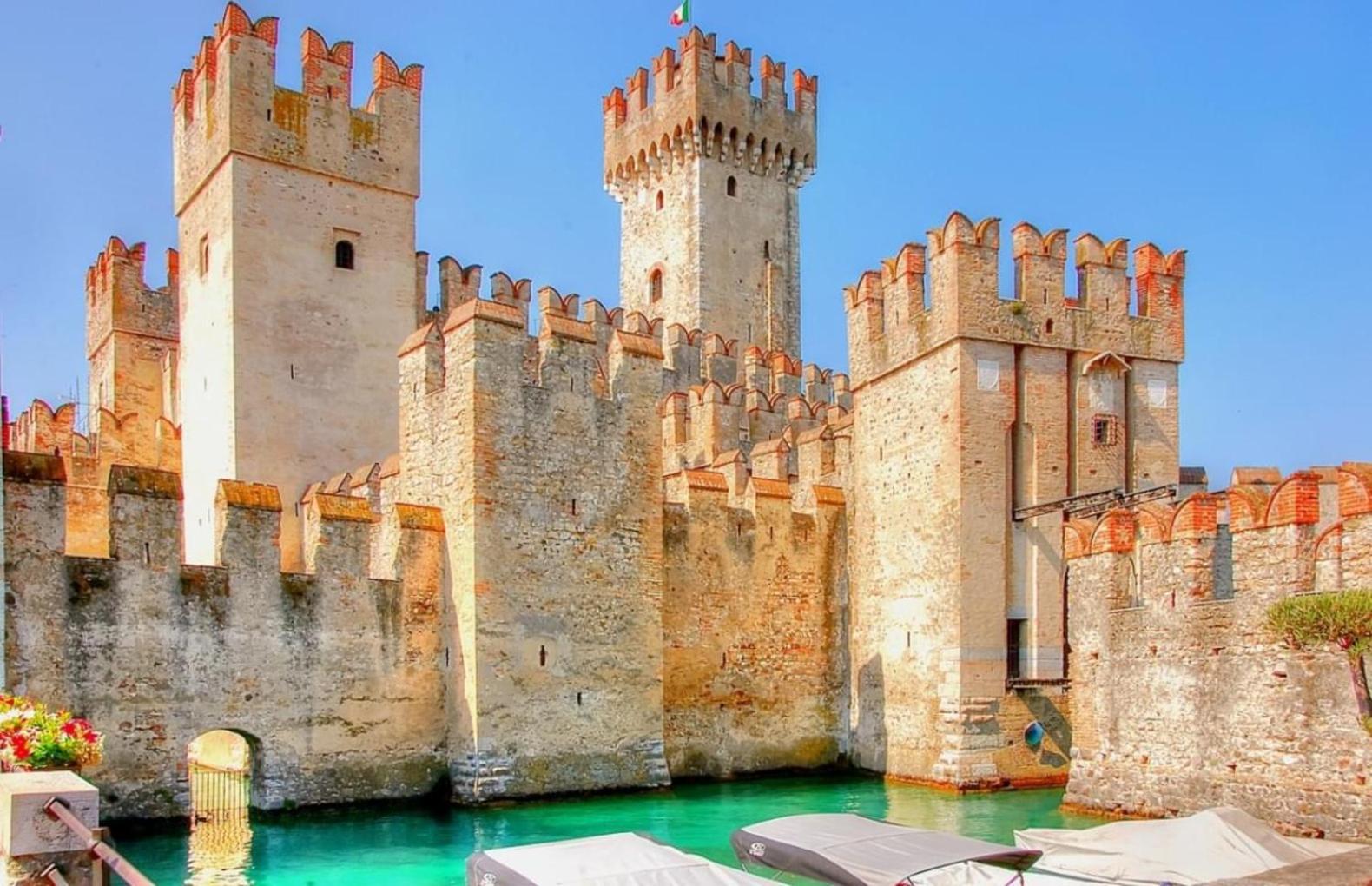 Artemide Apartment - A Soli 150M Dal Lago Di Garda Sirmione Eksteriør bilde