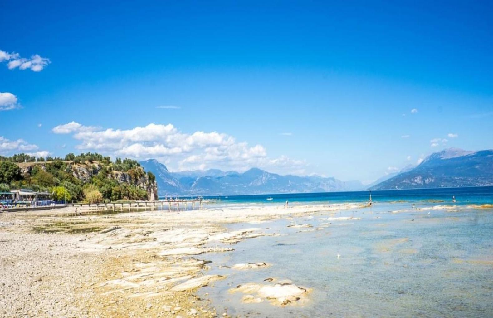 Artemide Apartment - A Soli 150M Dal Lago Di Garda Sirmione Eksteriør bilde
