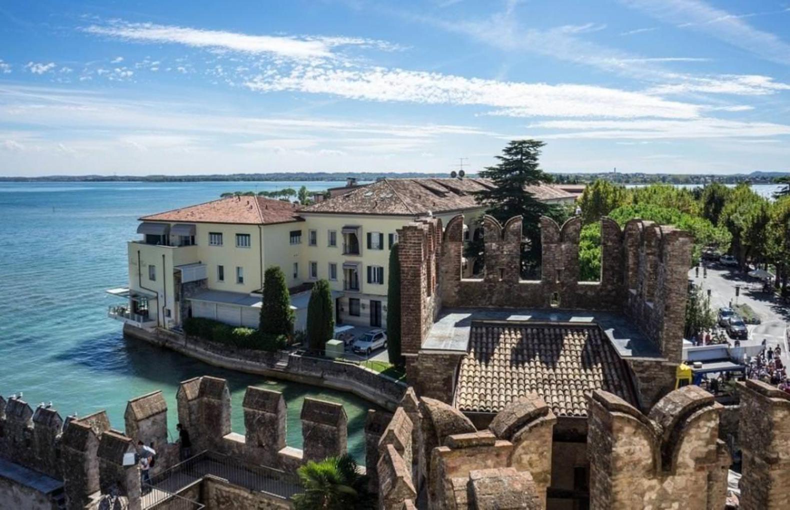 Artemide Apartment - A Soli 150M Dal Lago Di Garda Sirmione Eksteriør bilde