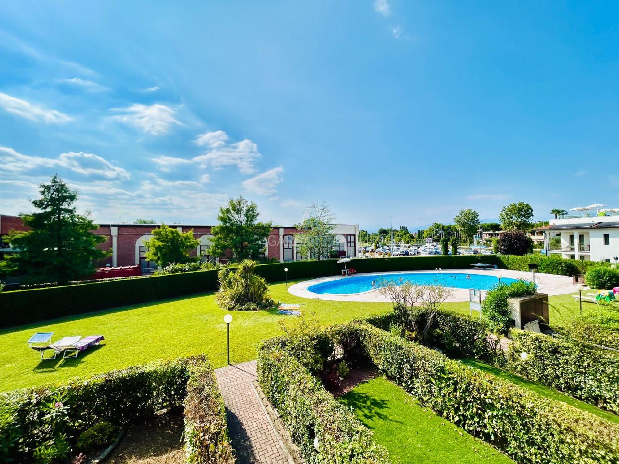 Artemide Apartment - A Soli 150M Dal Lago Di Garda Sirmione Eksteriør bilde