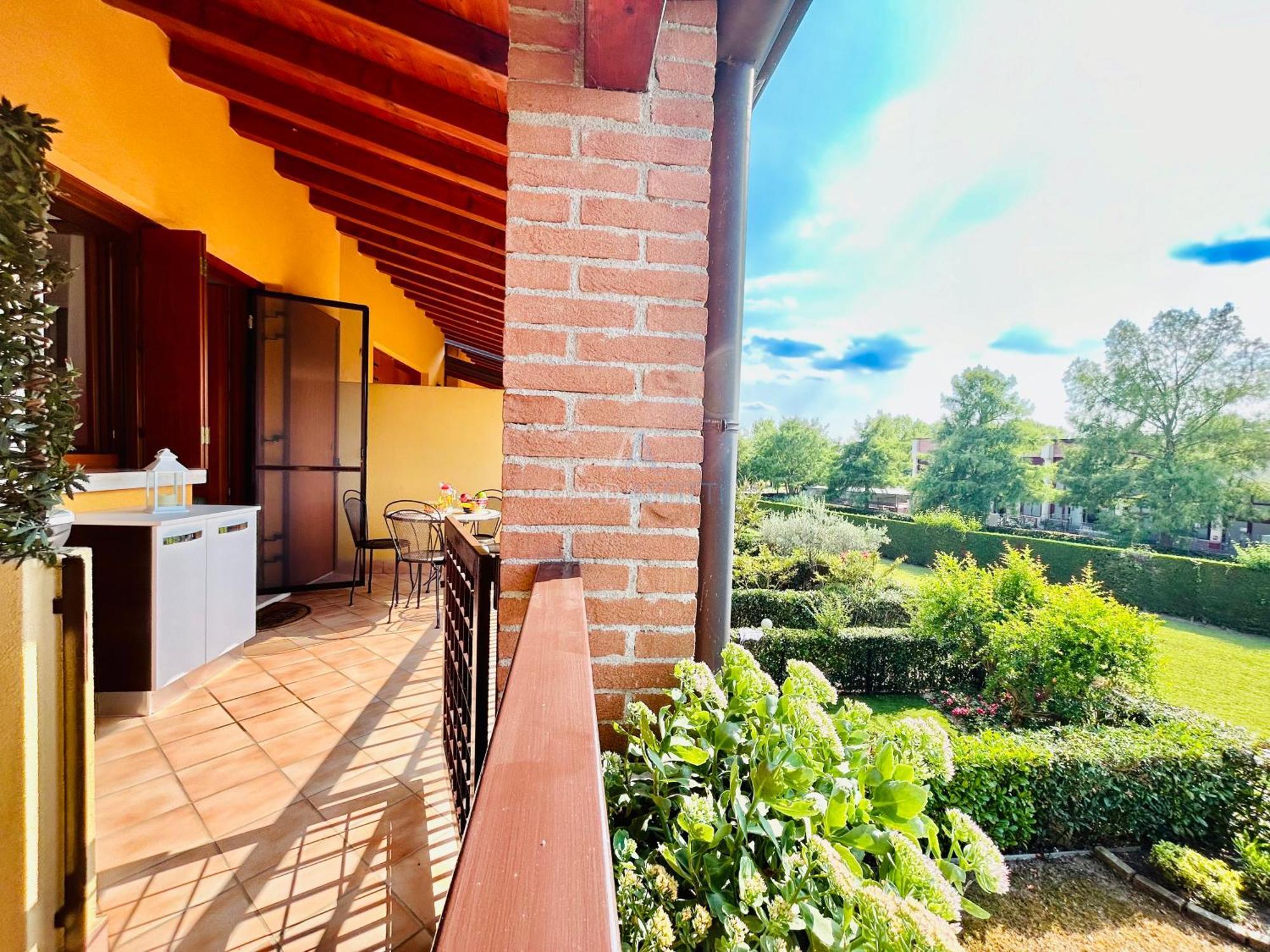 Artemide Apartment - A Soli 150M Dal Lago Di Garda Sirmione Eksteriør bilde