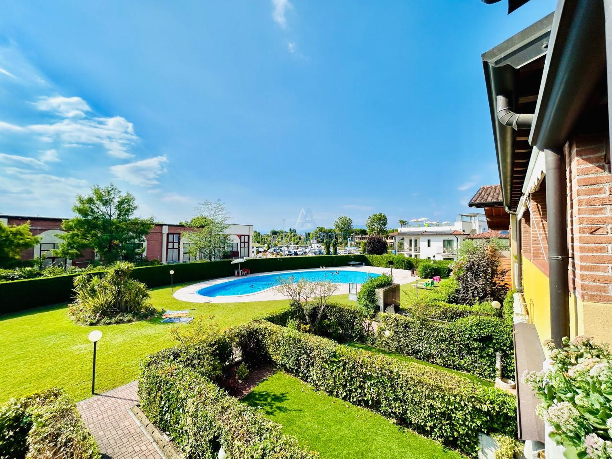 Artemide Apartment - A Soli 150M Dal Lago Di Garda Sirmione Eksteriør bilde