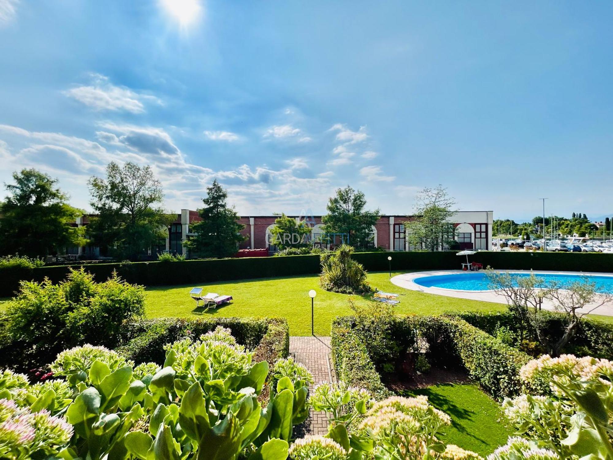 Artemide Apartment - A Soli 150M Dal Lago Di Garda Sirmione Eksteriør bilde