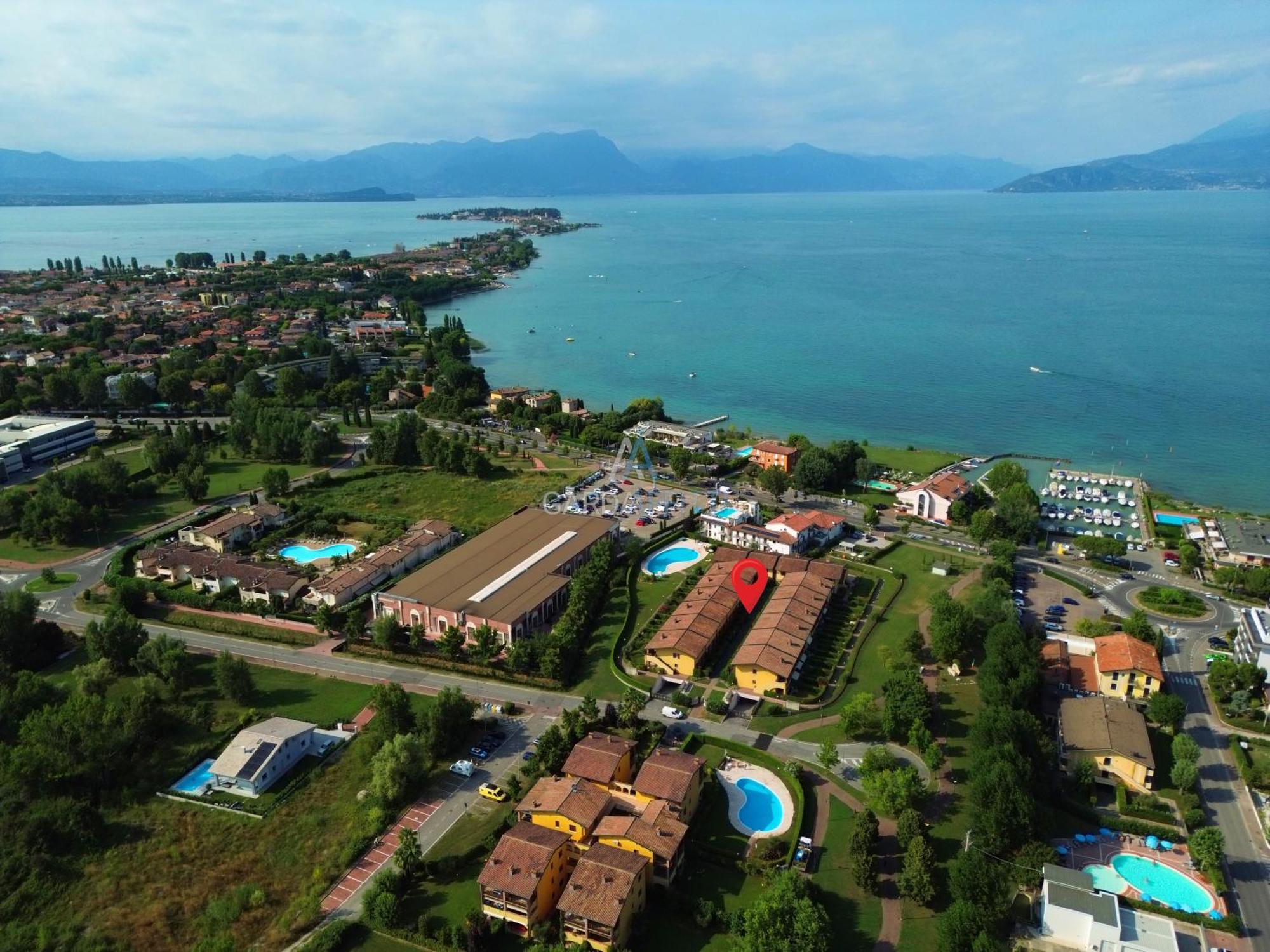 Artemide Apartment - A Soli 150M Dal Lago Di Garda Sirmione Eksteriør bilde