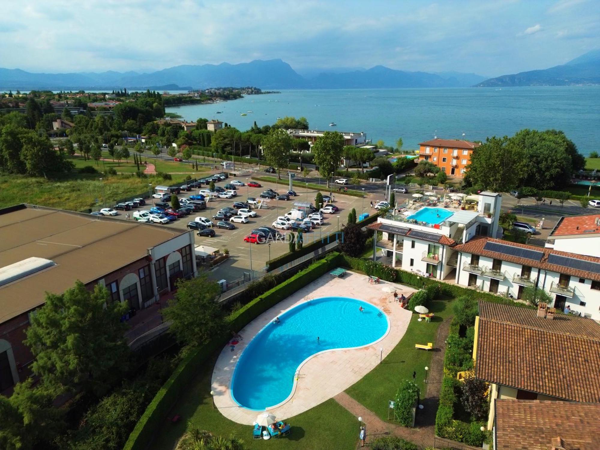Artemide Apartment - A Soli 150M Dal Lago Di Garda Sirmione Eksteriør bilde